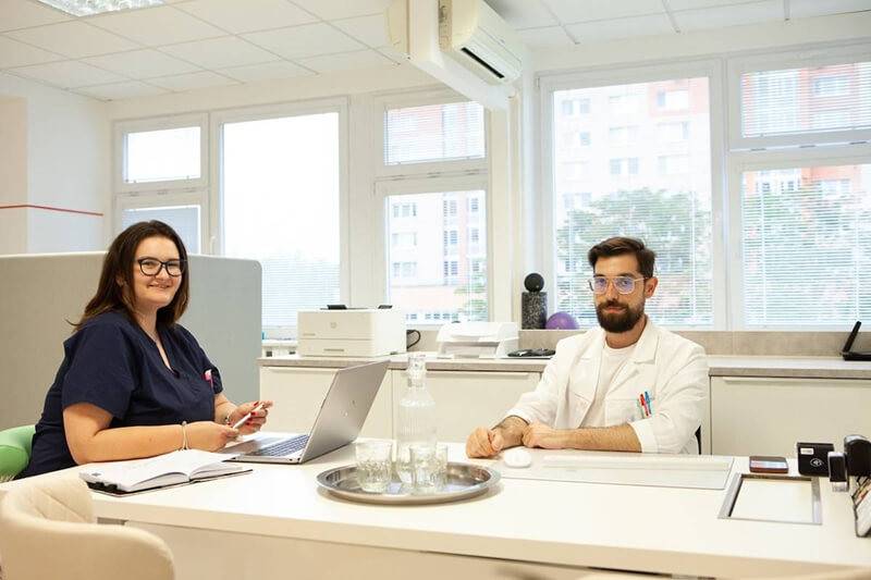 Neurologické vyšetrenie chrbtice v Bratislave – ako prebieha a kedy ho absolvovať?